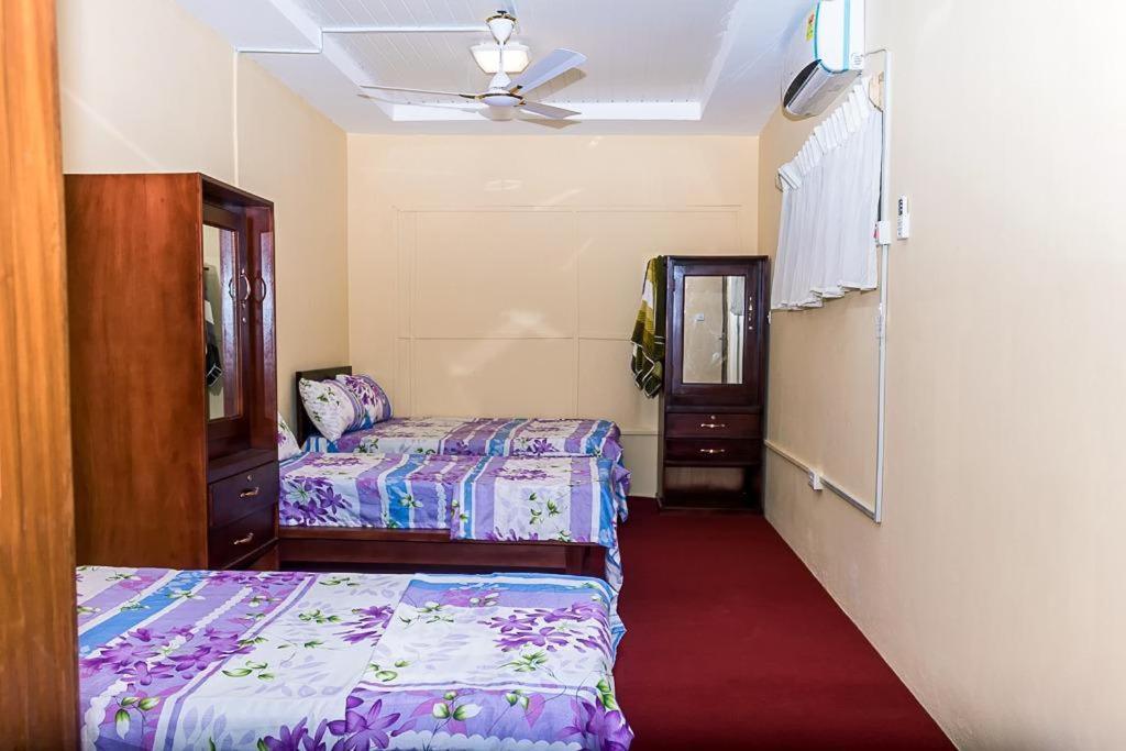 Sandpark Place, West Hills Mile 11 Экстерьер фото